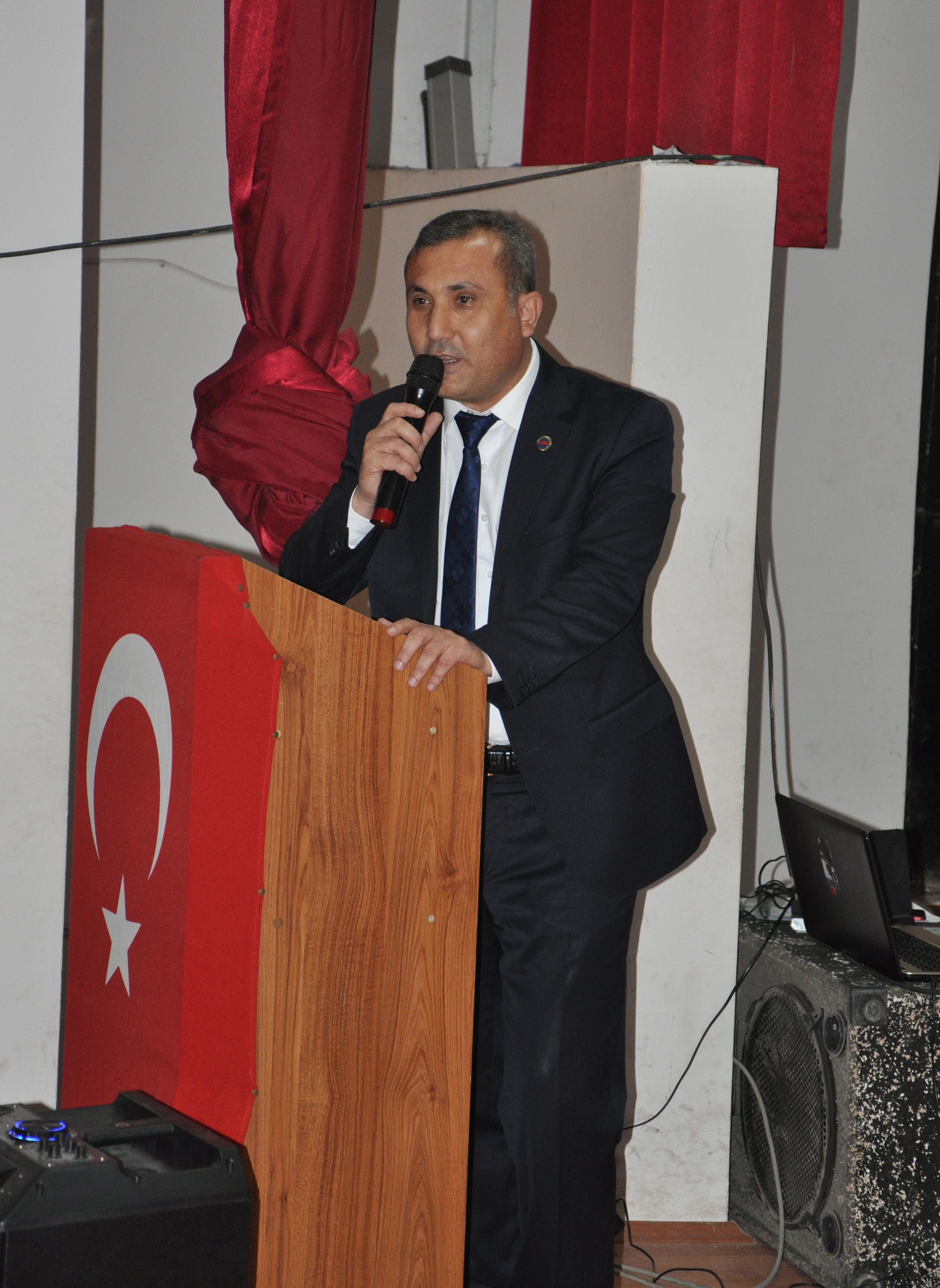 Günkırı Belediye Başkanı İlhan Çetinsoy, 24 Kasım Öğretmenler Günü münasebetiyle Günkırı Beldesinde görev yapan öğretmenler için düzenlediği yemekli programda öğretmenlerle bir araya geldi.