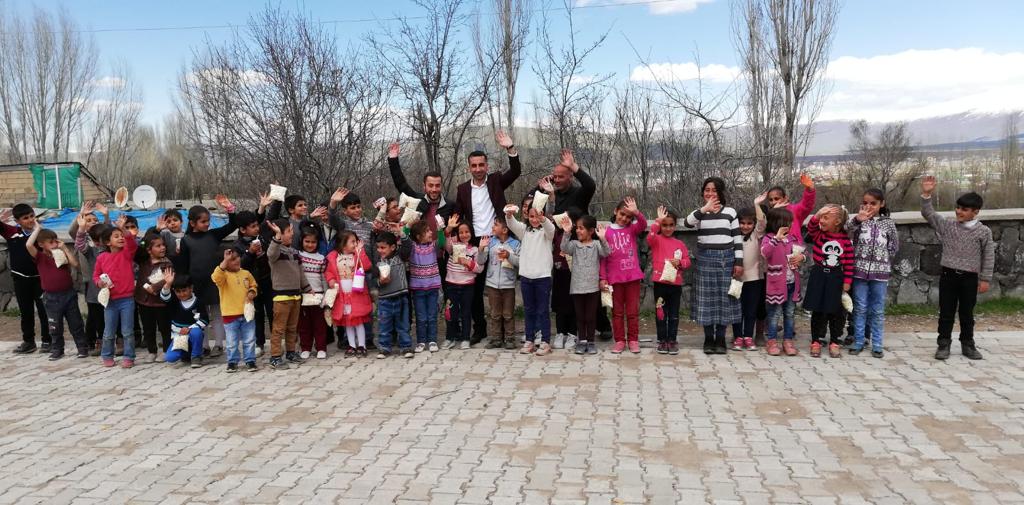 Güroymak Selahaddin Eyyubi Anadolu İmam Hatip Lisesi Türk Dili Edebiyat Öğretmeni Emrah Güntaç Havin adlı kısa filmi çekti. Kısa filmi izlemek isteyenlere ise bilet ücreti yerine kitap getirmeleri istendi.
