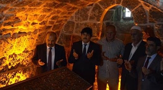 Alemdar Cami ve Feyzullah Ensari Türbesi yeniden hizmete açıldı