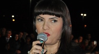 Bitlis Tanıtım Günleri'nde Yeşim Salkım hayranları ile buluştu