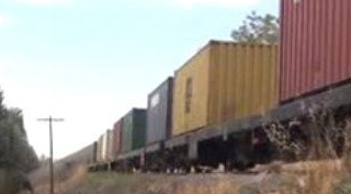 Elazığ-Tatvan seferini yapan yük trenine bombalı saldırı!