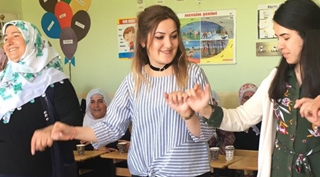 Güroymak'a bağlı Özkavak köyünde Anneler Günü etkinliği