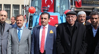 Güroymak Belediyesine iş makinesi hibe edildi