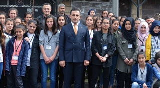 Güroymak Kaymakamlığı tarafından 43 kız öğrenci geziye gönderildi