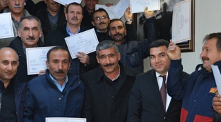 Güroymak’ta belediye personeline sertifika verildi