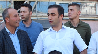 Güroymak’ta engelli 10 vatandaşa engelli aracı hediye edildi