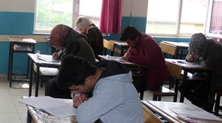 Güroymak’ta gerçeği aratmayan üniversite sınavı