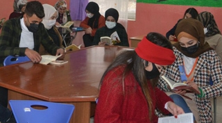 Güroymak'ta gönüllü gençler köy okuluna kütüphane kazandırdı