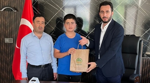Güroymak’ta Hafızlık Gururu: Muhammed Furkan İlbars Umre ile Ödüllendirildi