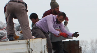 Güroymak'ta kömür dağıtımı devam ediyor