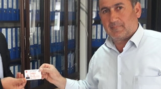 Güroymak’ta muhtarlara tek tip kimlik kartı verilmeye başlandı