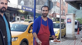 Güroymak'ta ramazan ayında çiğ köfteye rağbet arttı