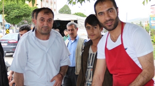 Güroymak'ta ramazan ayında çiğ köfteye rağbet arttı