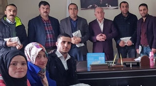 Güroymak’ta şiir yarışmasına katılan öğrenciler ödüllendirildi