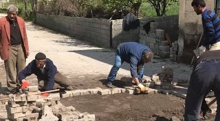 Güroymak'ta yol bakım ve onarım çalışmalarına başlandı
