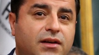 HDP'li Demirtaş'a verilen hapis cezası bozuldu