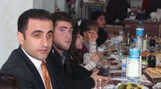 Kaymakam Alibeyoğlu ilçedeki öğrencileri makamında ağırlıyor