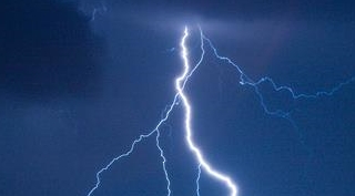 Oduncular Köyünde yıldırım çarpması sonucu 2 kişi yaralandı