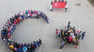 Özkavak köy okulunda İstiklal Marşı'nın Kabulü ve Mehmet Akif Ersoy'u anma programı