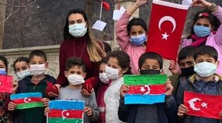 Özkavak köyü ilkokulunda şehitler anısına ağaç dikimi