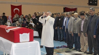 Şırnak'ta kalp krizi geçiren Güroymak'lı polis memuru toprağa verildi