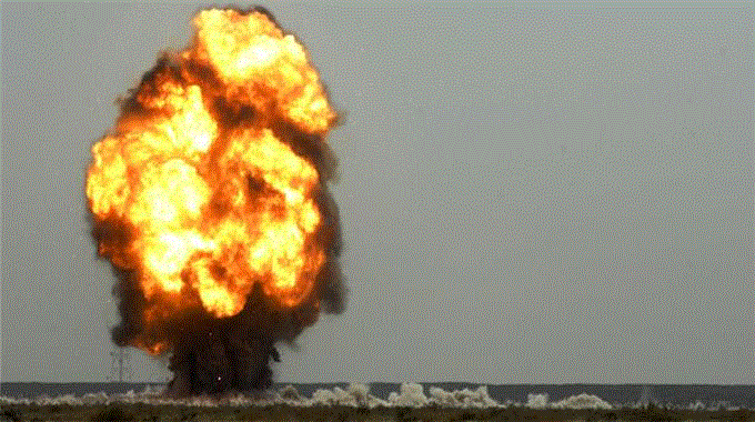 Tatvan'da askeri araç geçişi sırasında patlama!