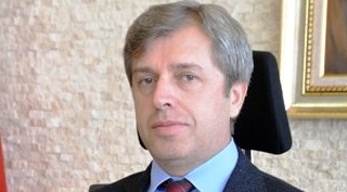 Vali Çınar'ın Kordüğüm adlı kitabı yayımlandı