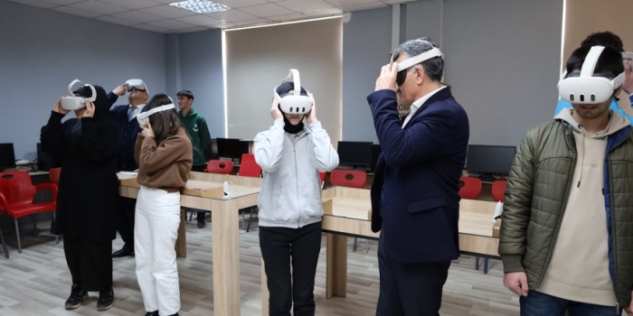 Başkan Mutlu’dan Liselere Sanal Gerçeklik Desteği