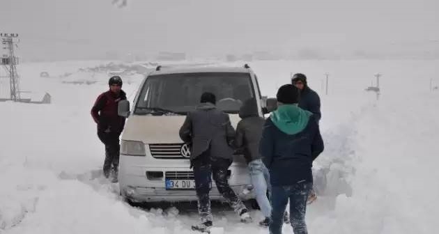 Bitlis'in 2 ilçesinde kurtarma operasyonu