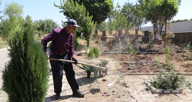 Güroymak Asri mezarlığında peyzaj ve onarım çalışması