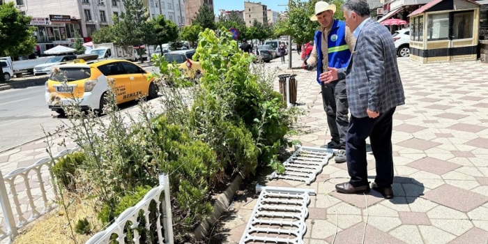 Güroymak Belediyesi, Çarşı Merkezinde Peyzaj Çalışmalarına Başladı