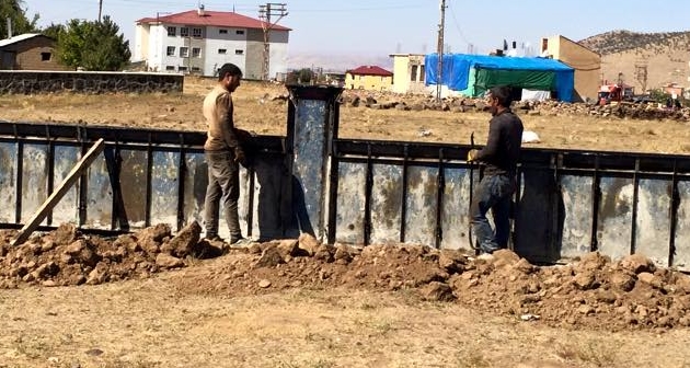 Güroymak Belediyesi 15 mahalleye 30 oyun parkı yapıyor