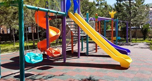 Güroymak Belediyesi tarafından 25 Okula oyun parkı