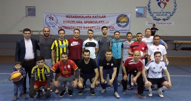 Güroymak’ta kurumlar arası futsal turnuvası başladı