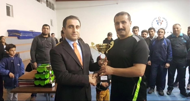 Güroymak'ta kurumlar arası voleybol turnuvası sona erdi