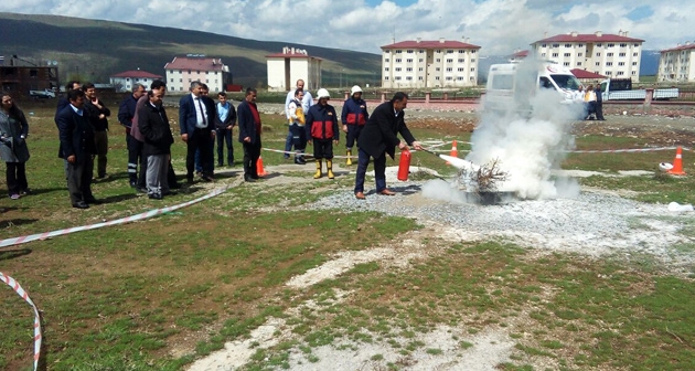 Güroymak’ta öğretmen ve okul idarecilerine yangın eğitimi