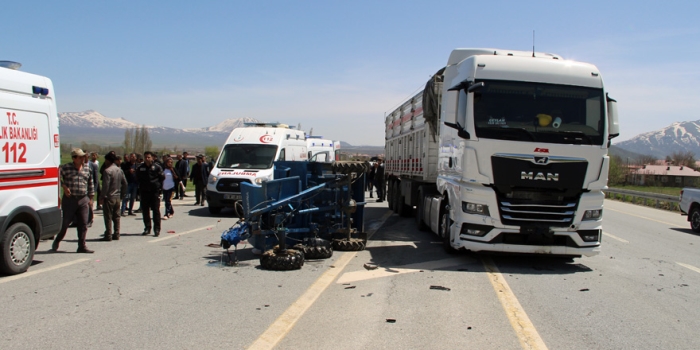 Güroymak’ta trafik kazası 1’i ağır 4 yaralı