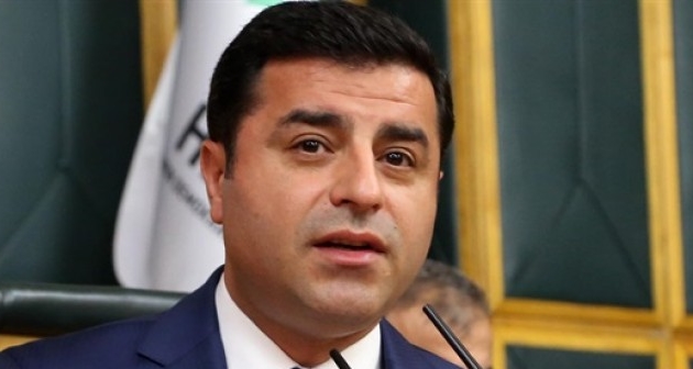 HDP'li Demirtaş'a verilen hapis cezası bozuldu