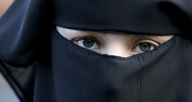 İsviçre'nin tamamında burka ve peçe yasaklandı