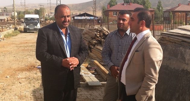 Kaymakam Alibeyoğlu Okul inşaatında incelemelerde bulundu
