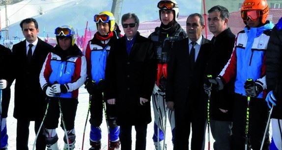 Milli sporcu yetiştirebilmek için kurs ve kamplar düzenleniyor