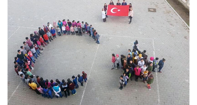 Özkavak köy okulunda İstiklal Marşı'nın Kabulü ve Mehmet Akif Ersoy'u anma programı