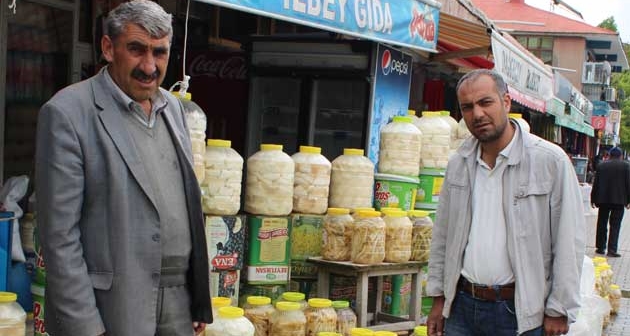 Yöresel yemek yapımında kullanılan bitkiler tezgahlarda yerini aldı