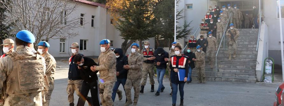 Bitlis merkezli 5 ilde göçmen kaçakçılığı operasyonu 5 gözaltı