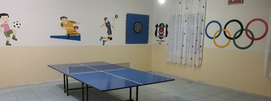 Eski okul binasını spor odasına dönüştürdüler