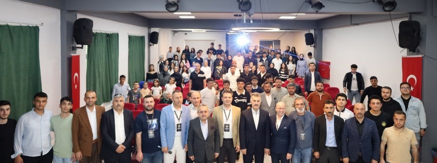 Güroymak Anadolu Lisesi’nde Bitlis Beş Minare Uluslararası Film Festivali Düzenlendi