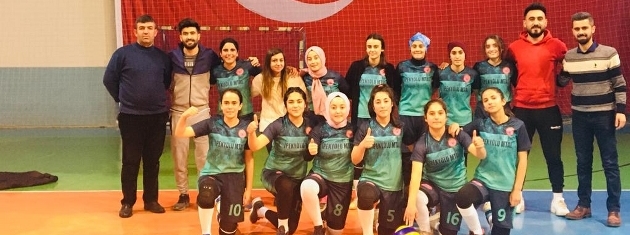 Güroymak İpekyolu MTAL voleybol bölge maçlarına gidiyor