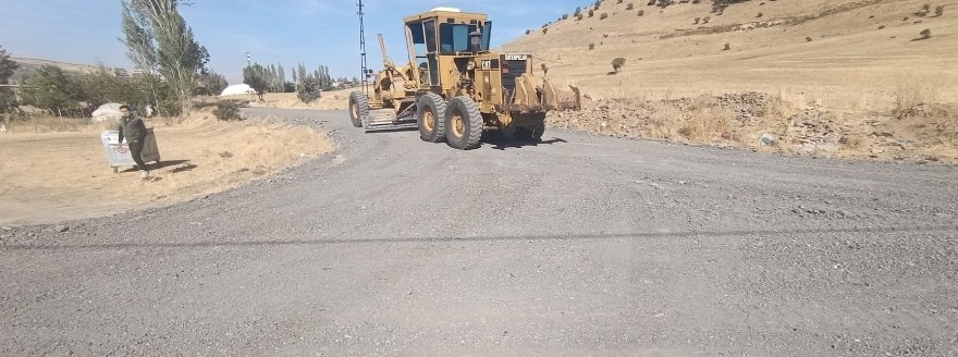 Güroymak Şentepe’de Asfaltlama Çalışmaları Hızla İlerliyor