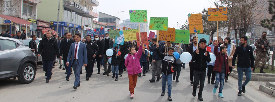 Güroymak’ta 2 Nisan Dünya Otizm Farkındalık Günü yürüyüşü yapıldı