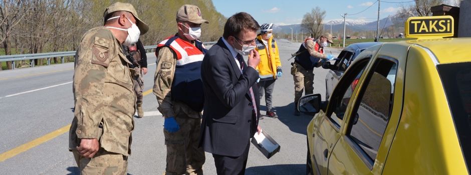 Güroymak’ta vatandaşlara koruyucu maske dağıtımı